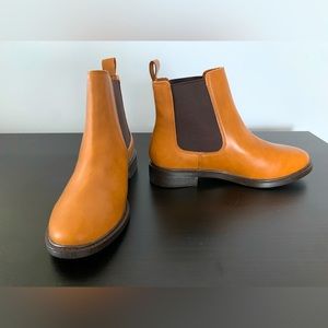 LOFT Chelsea Boots, in color Cognac, Women’s Size 5.5